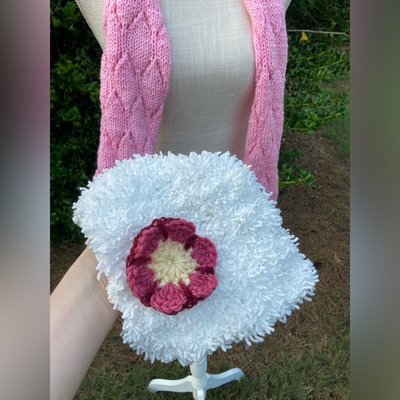 Lorelai Gilmore Lorelai Floral Scarf Completely handmade - Picture 10 of 12